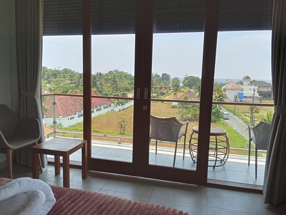 Day, Natural landscape, Balcony/Terrace