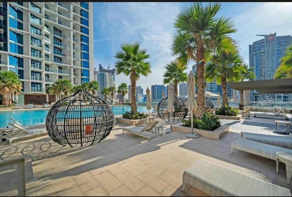 Phineek Elegant Studio Canal View Maison Prive Business Bay Apartment in Dubai