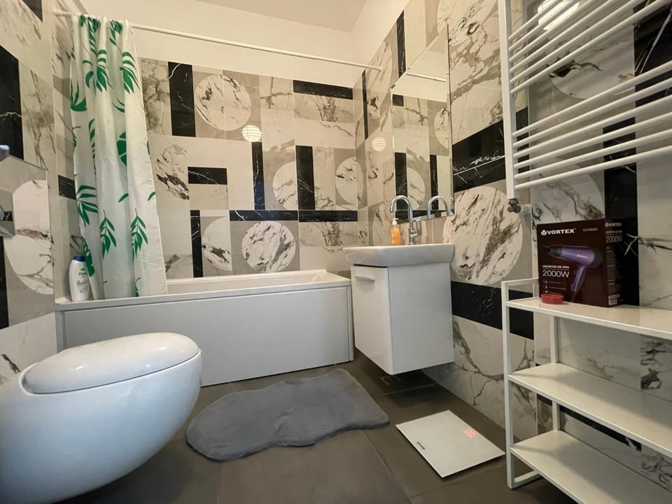 Toilet, Bathroom, Bath