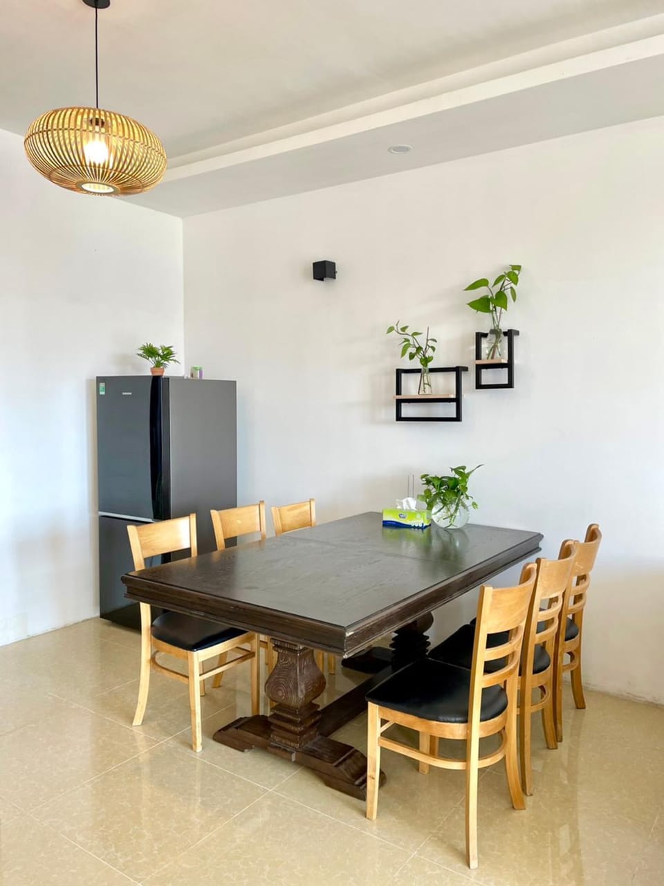 Seating area, Dining area