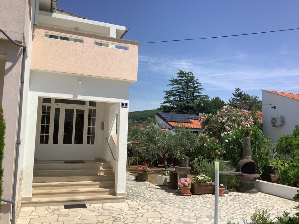Property building, Garden view
