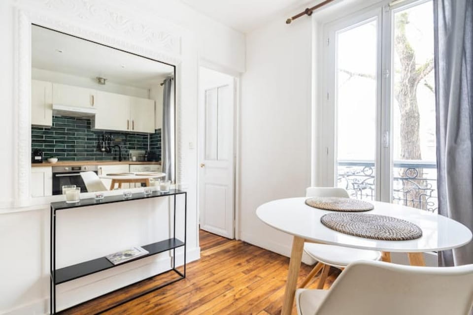 Cocoon in the heart of Batignolles | By Airnest Apartment in Paris