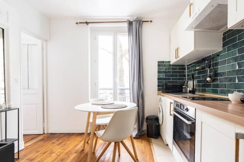Cocoon in the heart of Batignolles | By Airnest Apartment in Paris
