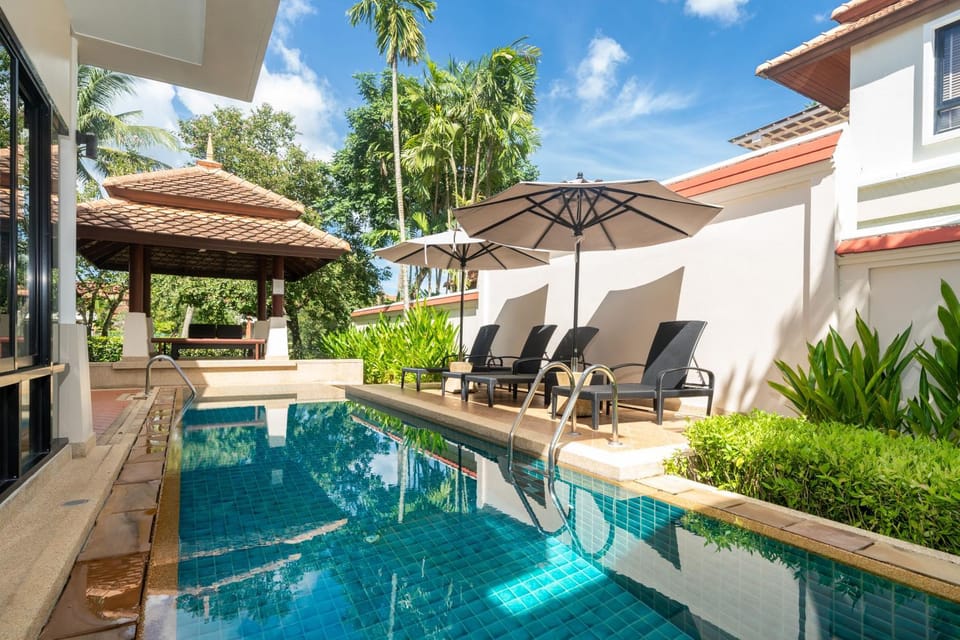 Property building, Garden, Swimming pool