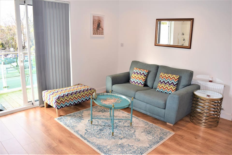 Urban Gem Apartment- Free parking Apartment in Enfield