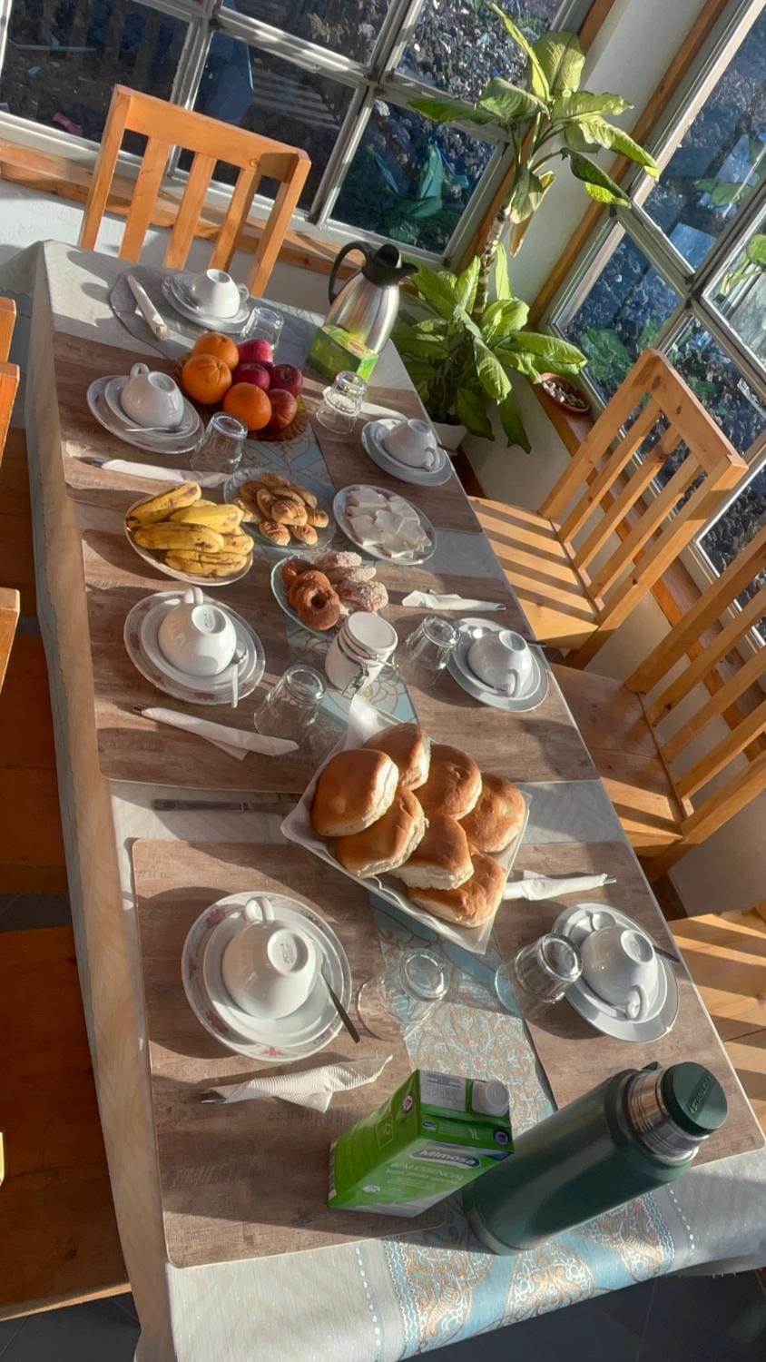 Lounge or bar, Food and drinks, Breakfast, Lunch