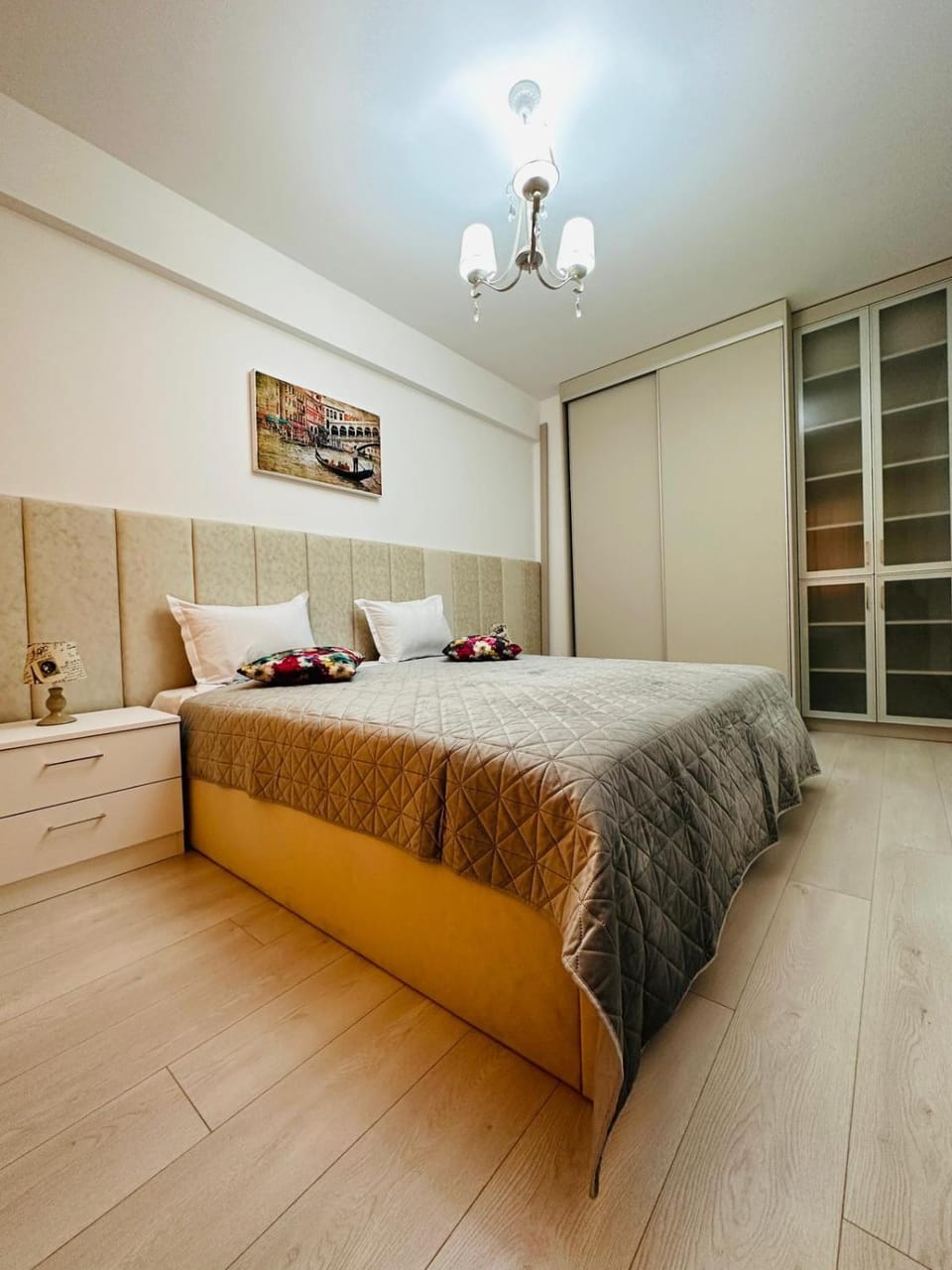 Bed, Photo of the whole room, Seating area, Bedroom, wardrobe