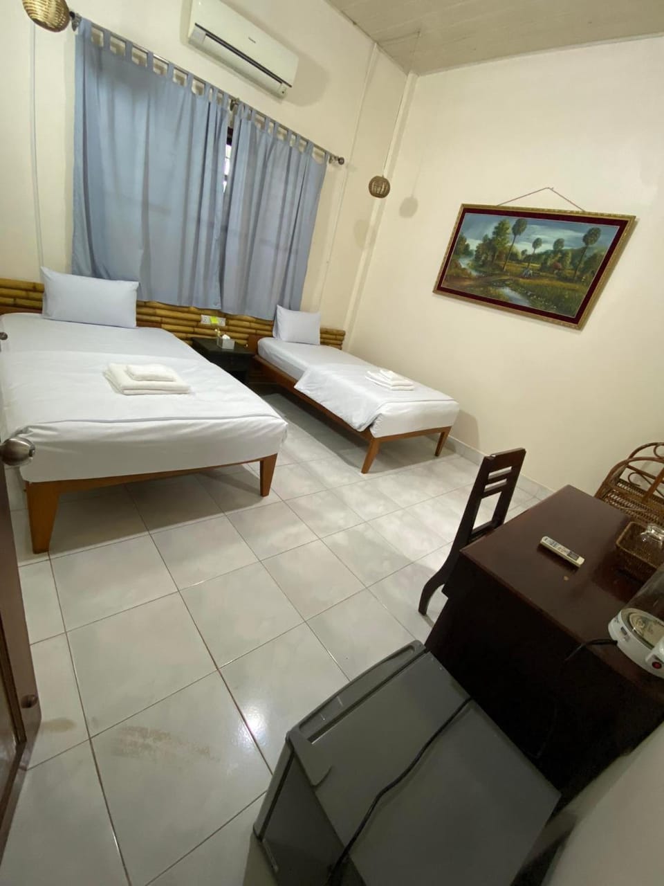 Bed, Photo of the whole room, Bedroom, air conditioner