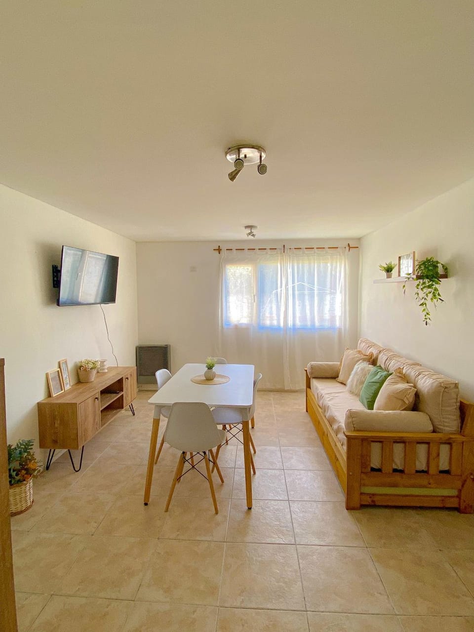 TV and multimedia, Living room, Dining area