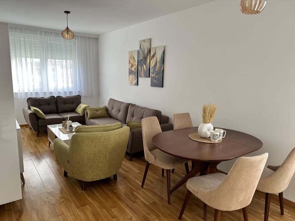 Living room, Seating area, Dining area