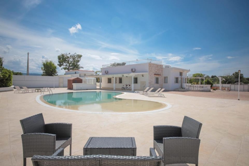 Garden, Swimming pool, Swimming pool, sunbed