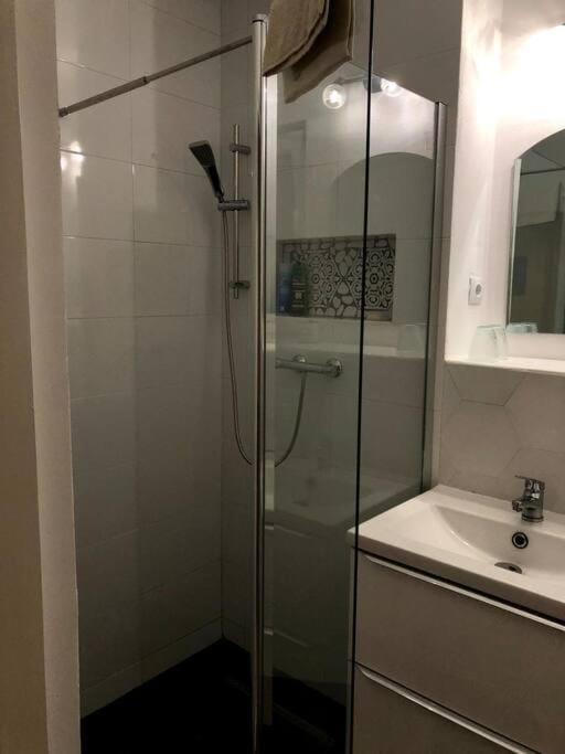 Shower, Bathroom