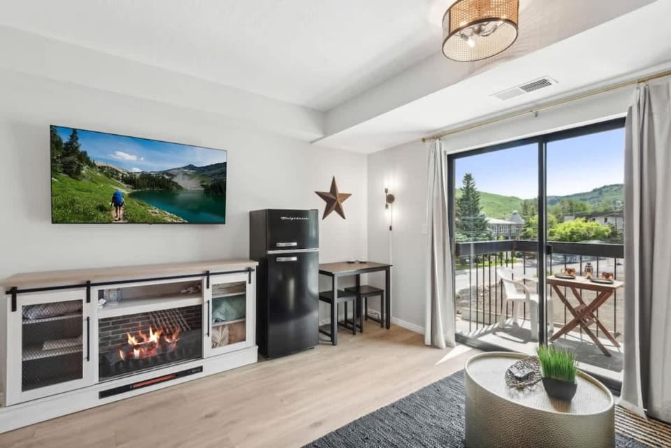 Park City Southwestern Bunker Apartment in Park City