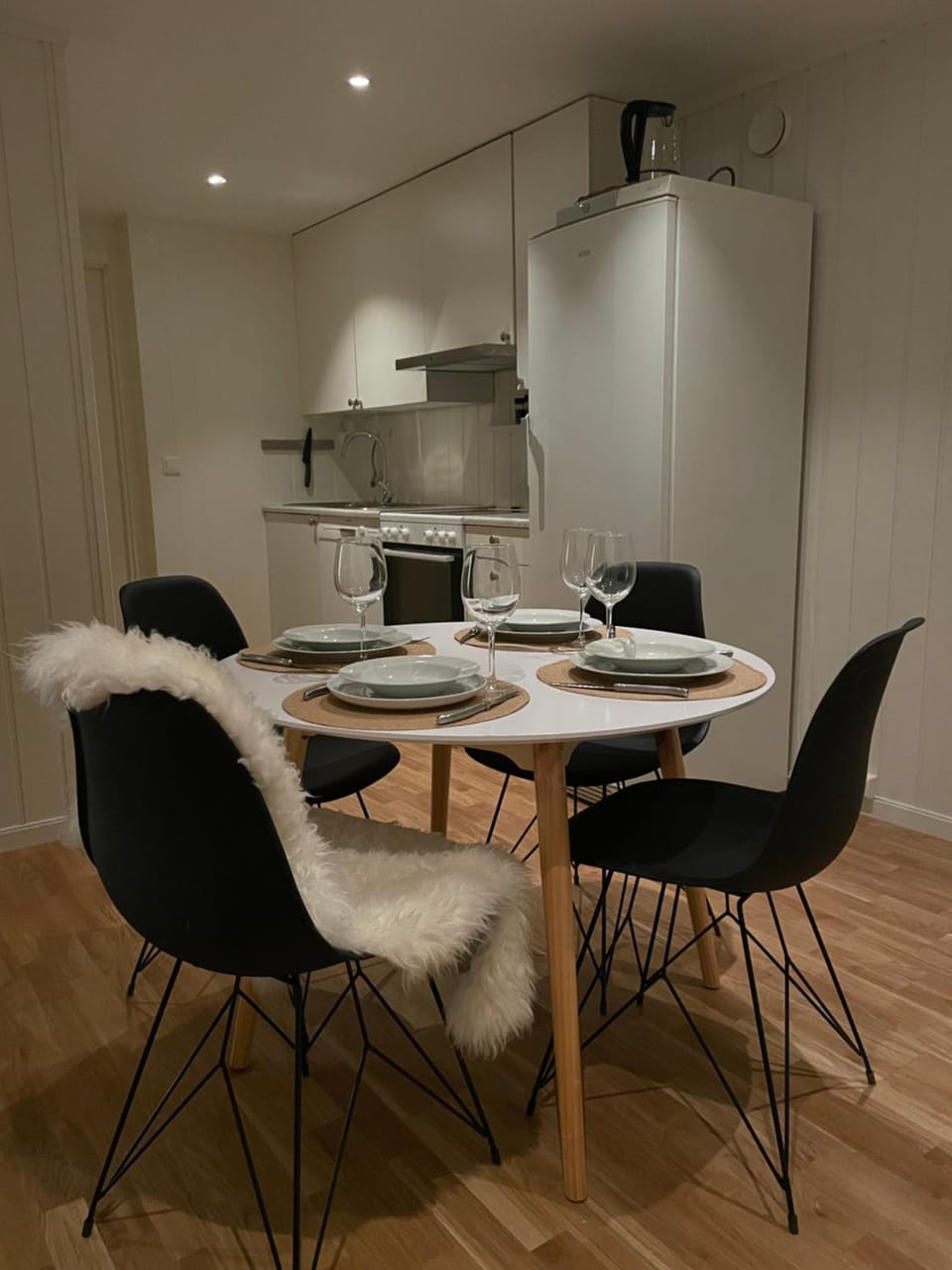 Dining area, kitchen