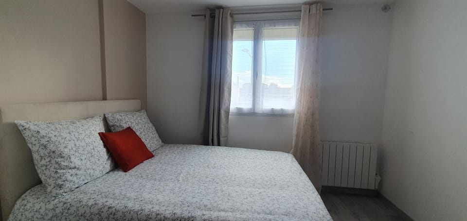 Bed, Bedroom, internet