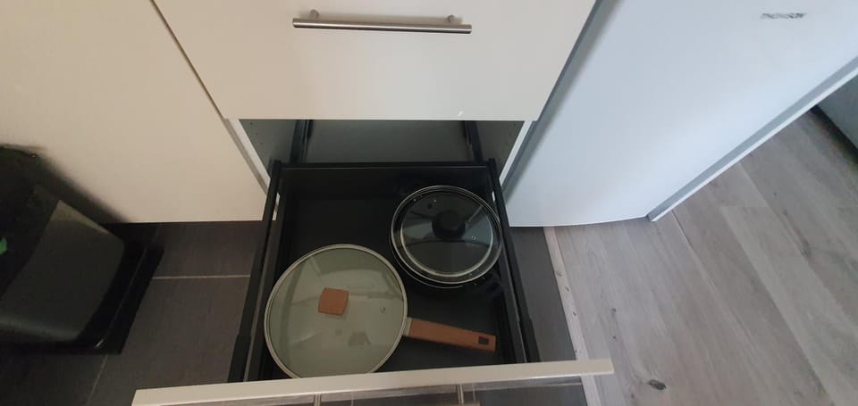 Kitchen or kitchenette, wardrobe