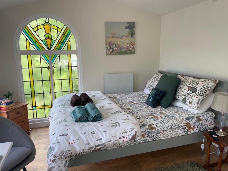 Honey Bee Cabin Cabin in Wales