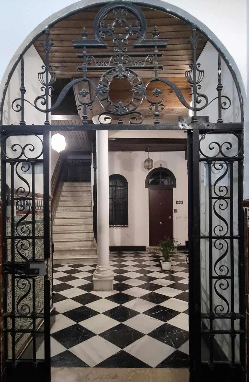 Facade/entrance