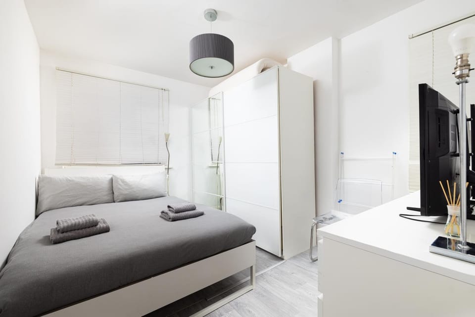 Bed, Bedroom, wardrobe