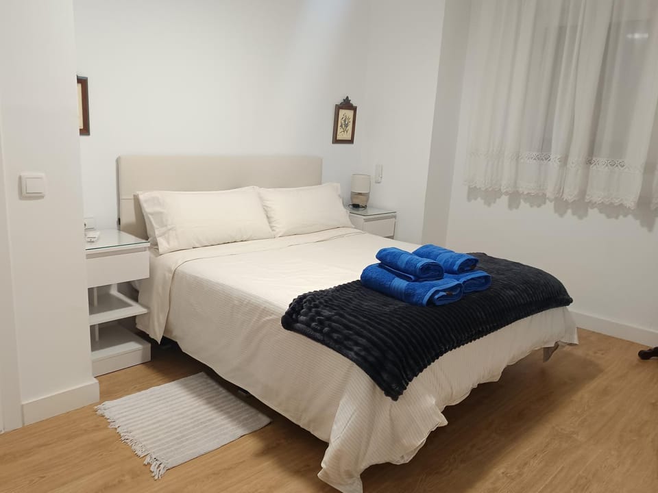 Bed, Decorative detail, Bedroom, Inner courtyard view, towels