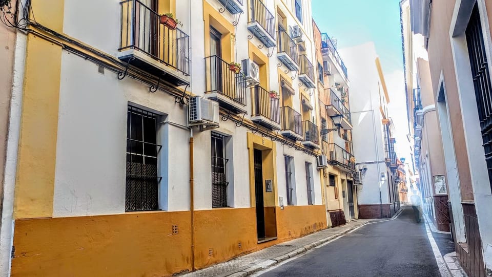 Property building, Quiet street view