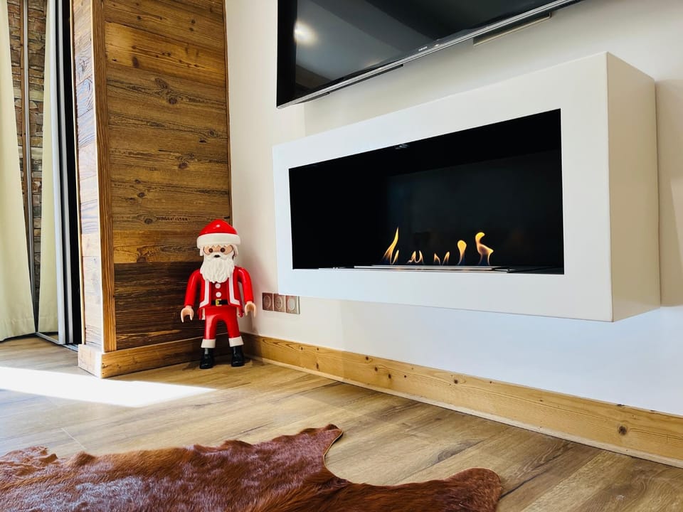 TV and multimedia, flat iron