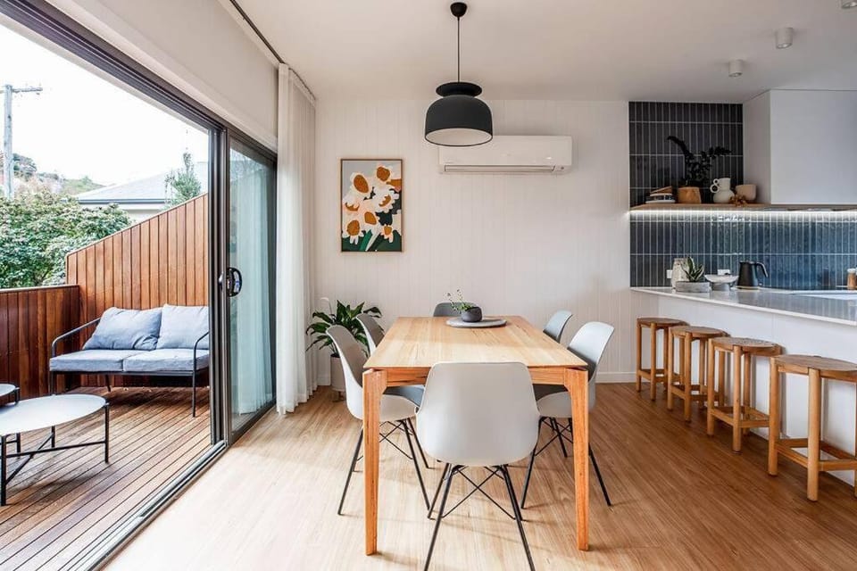 Convenient luxury home, minutes to CBD + hospital House in Launceston