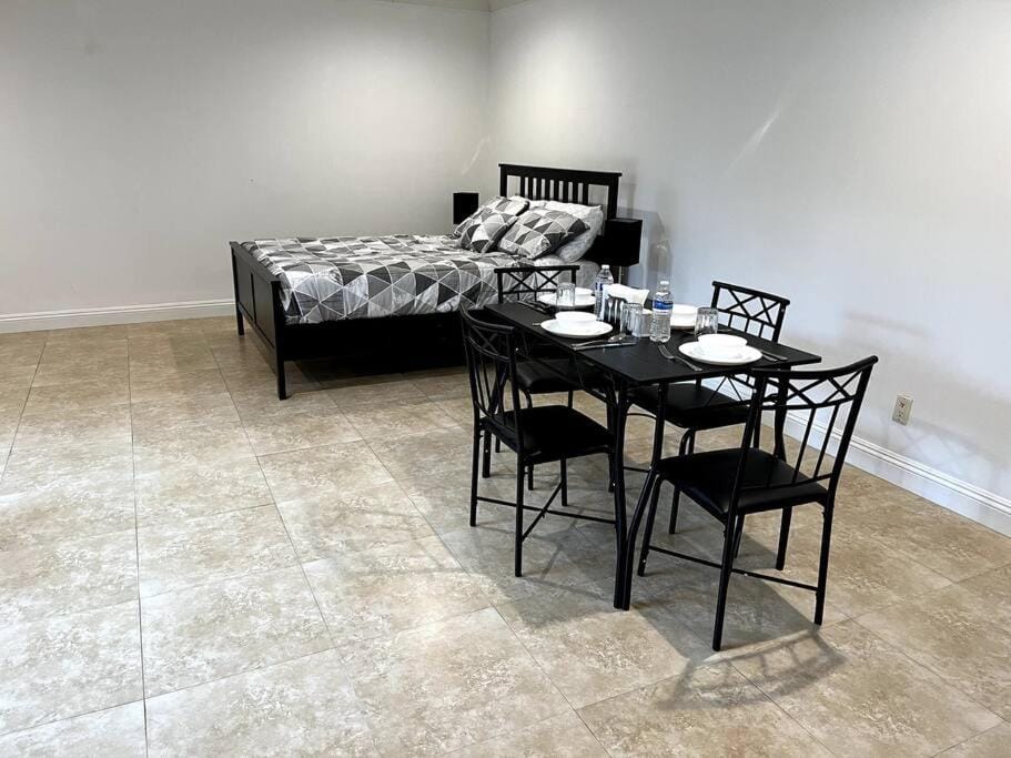 Holiday at Halliday Apartment in Brentwood
