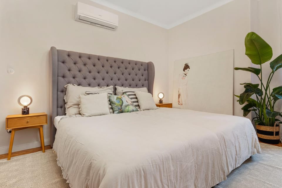 Bed, Photo of the whole room, Bedroom, air conditioner