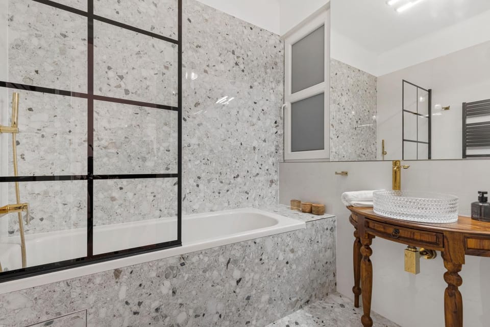 Bathroom, Bath