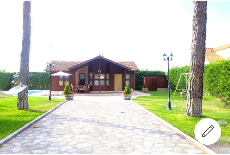 "Pequeño Paraiso" Cabaña con Jacuzzi y piscina climatizada privada House in Castile and León