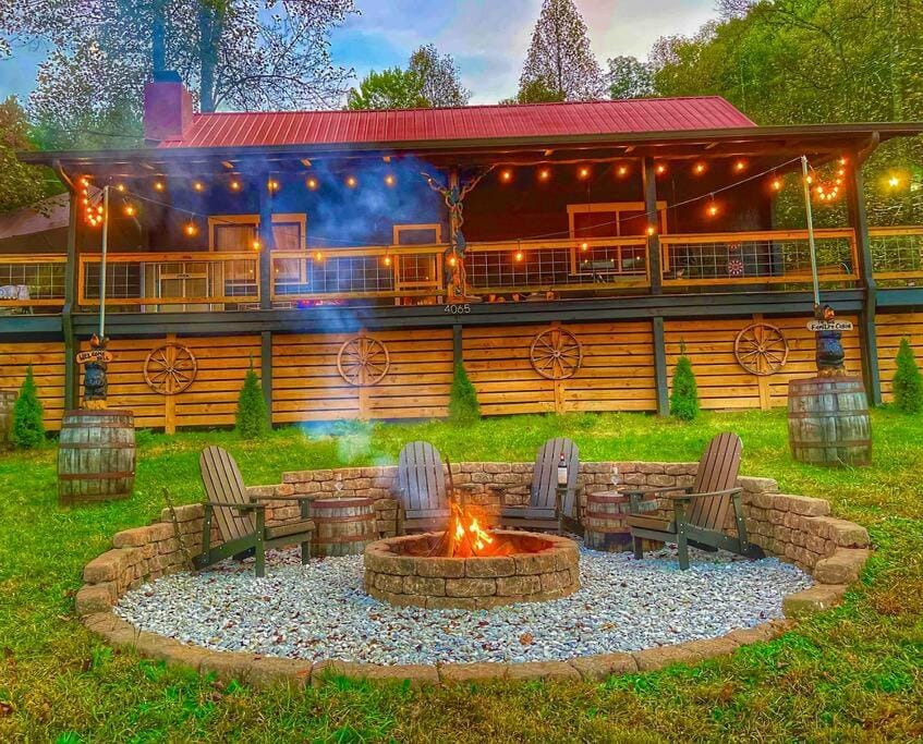 Patio, Day, Natural landscape, flat iron