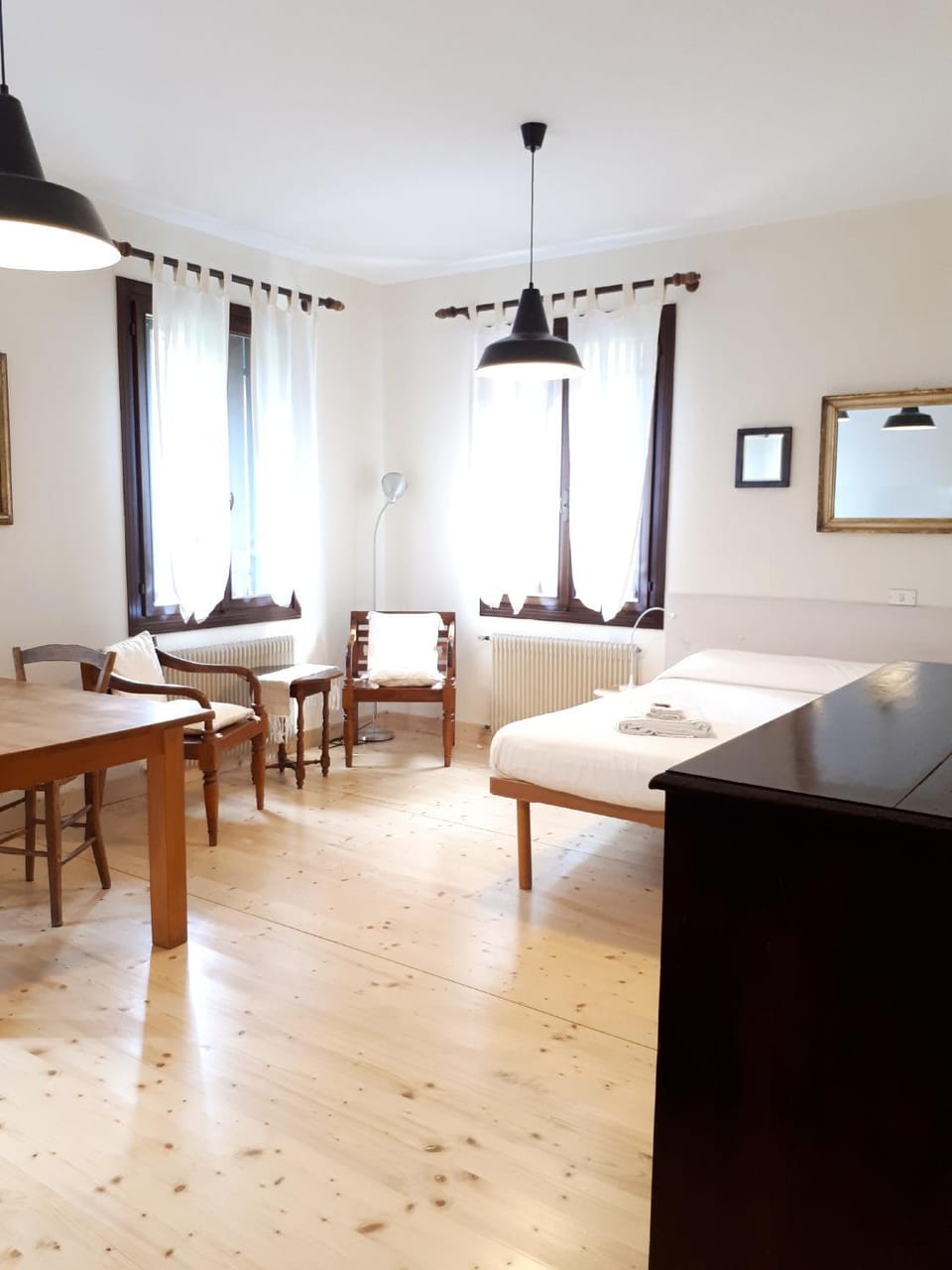 Photo of the whole room