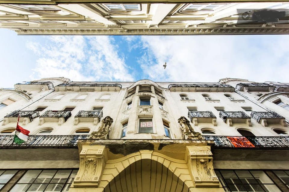 Property building, Facade/entrance