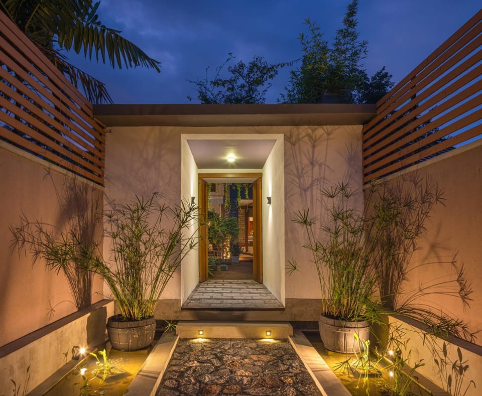Facade/entrance