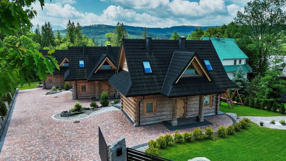 Property building, Day, Natural landscape, Garden