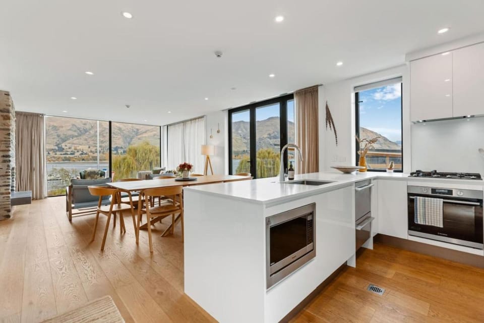 Marina Views - Luxury Apartment Apartment in Wanaka