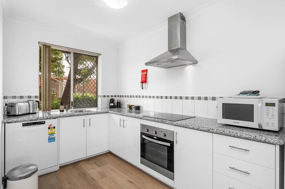 6 Light Bright Home in South Perth Apartment in Perth