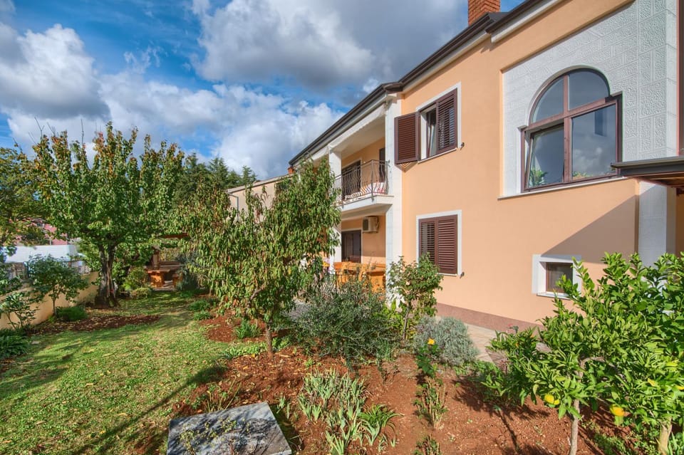 Property building, Garden