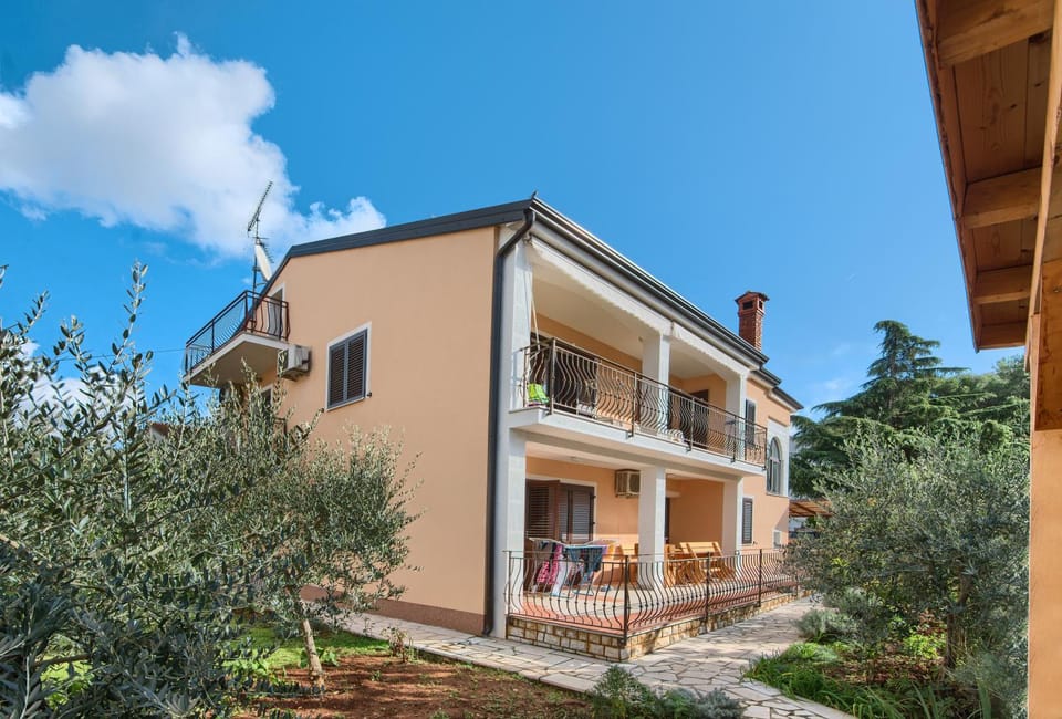 Property building, Garden