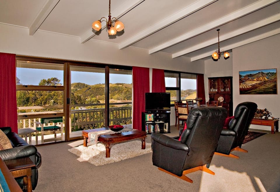 Natural landscape, TV and multimedia, View (from property/room), Balcony/Terrace, Seating area
