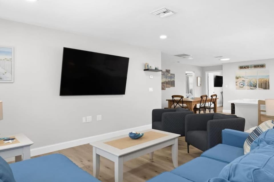 Newly Renovated Ground Level Home on Sanibel River House in Sanibel Island