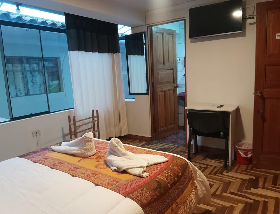 Bed, Bathroom, TV and multimedia, Photo of the whole room, Bedroom, towels, wardrobe