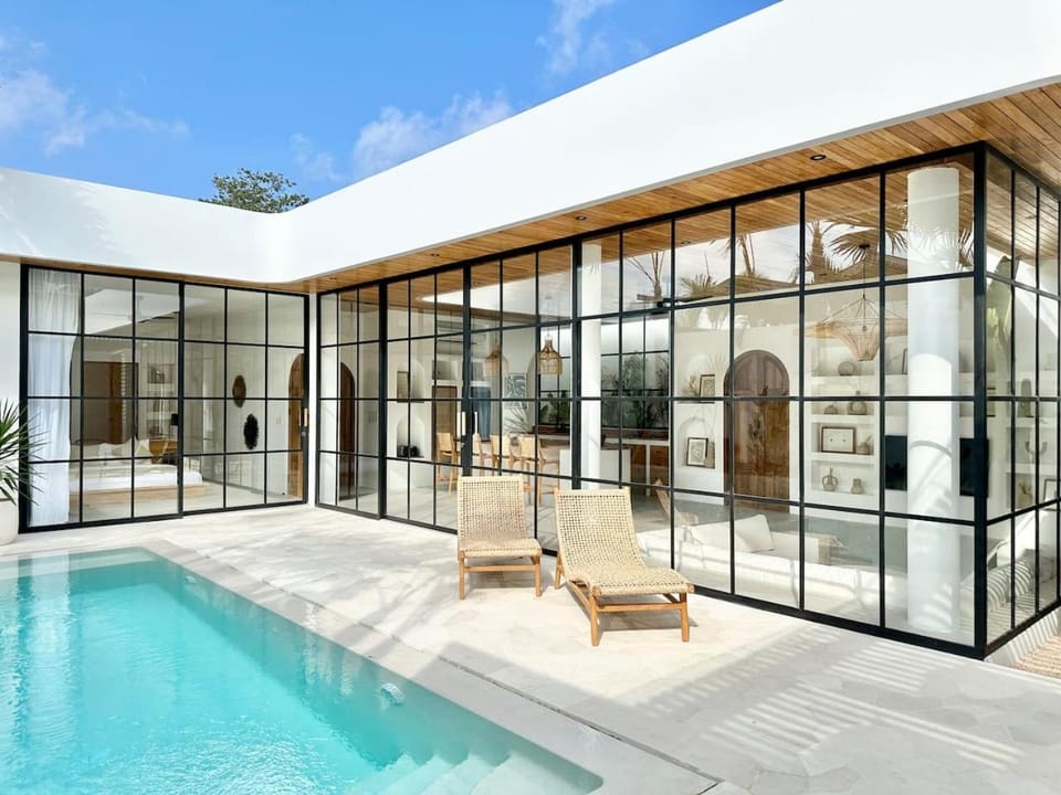 Property building, Pool view, Swimming pool, sunbed