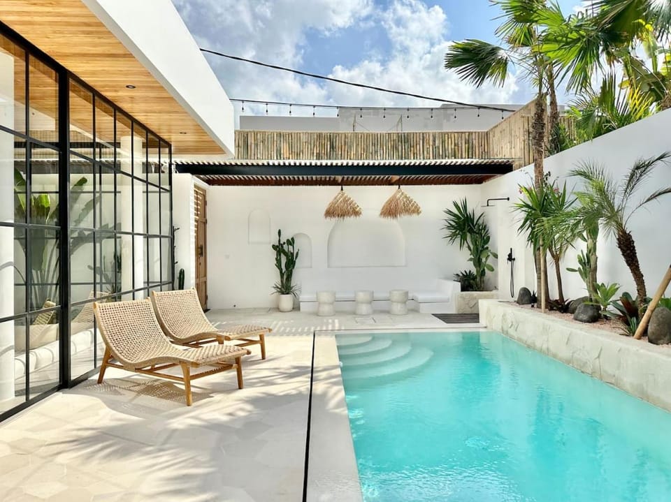 Property building, Pool view, Swimming pool, sunbed