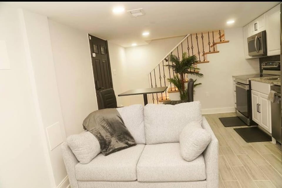 1 Bed 1 Bath Suite Apartment in District of Columbia