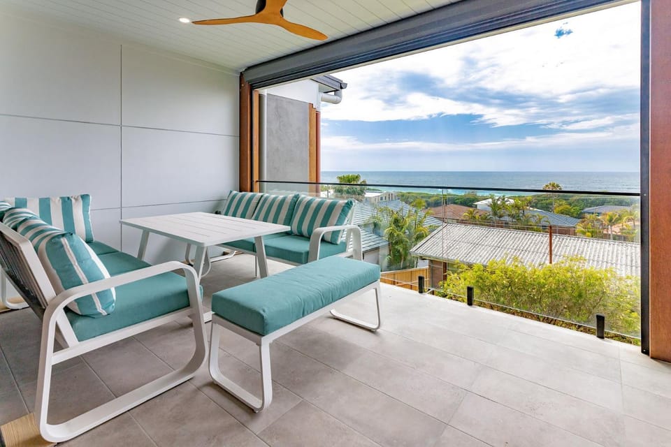Patio, View (from property/room), Balcony/Terrace, Seating area, Sea view
