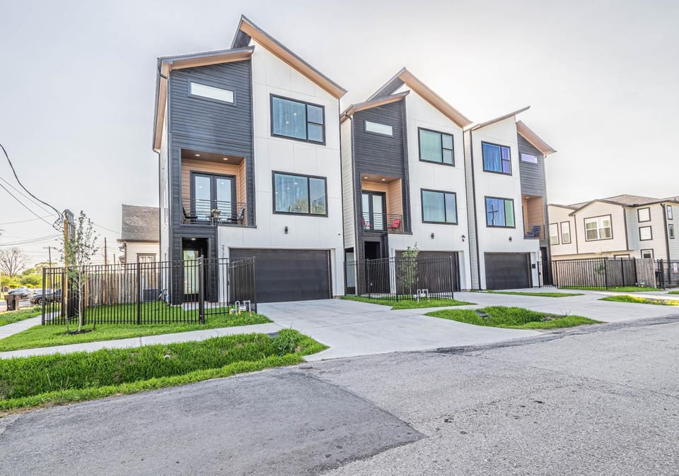 Property building, Neighbourhood, Street view