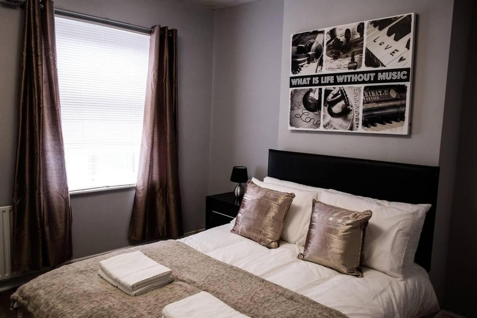 Bed, Bedroom