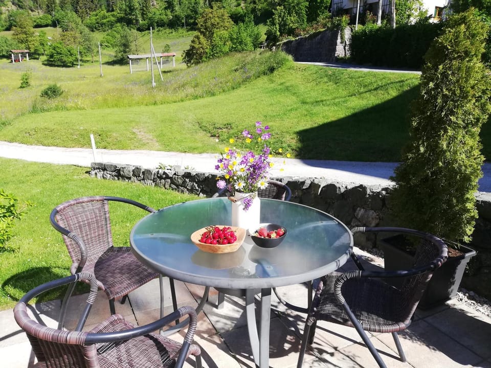Balcony/Terrace, Garden view